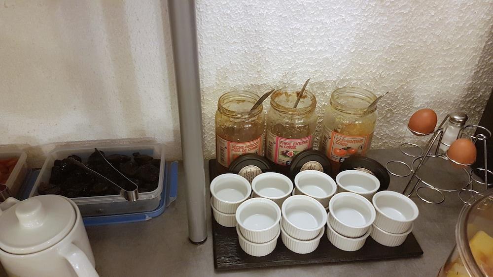 布列塔尼酒店 圣纳泽尔 外观 照片