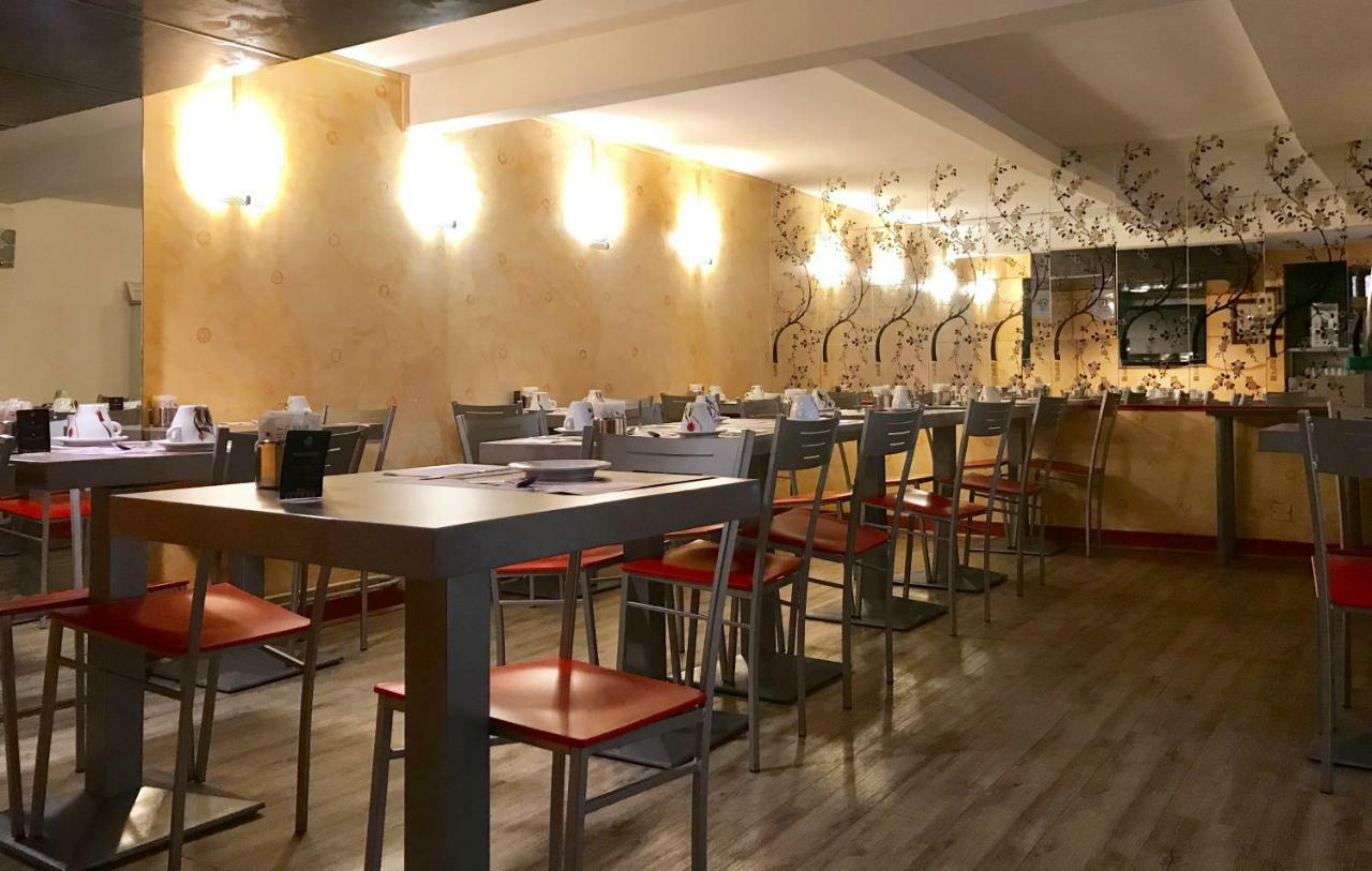 布列塔尼酒店 圣纳泽尔 外观 照片
